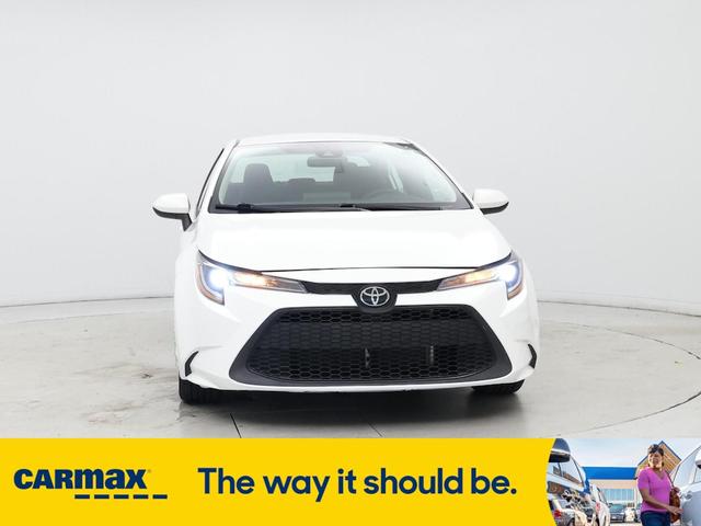Photo of 2021 White Toyota Corolla