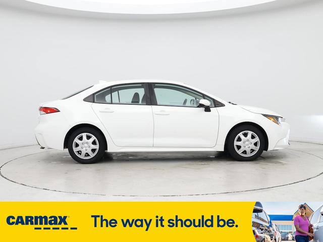 Photo of 2021 White Toyota Corolla