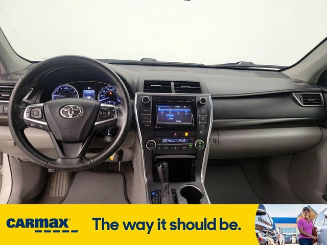Photo of 2015 White Toyota Camry