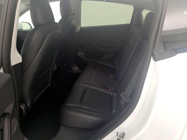 Photo of 2022 White Tesla Model Y