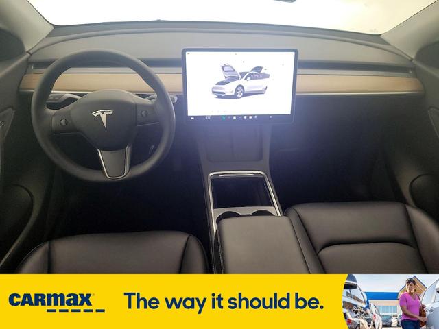 Photo of 2022 White Tesla Model Y