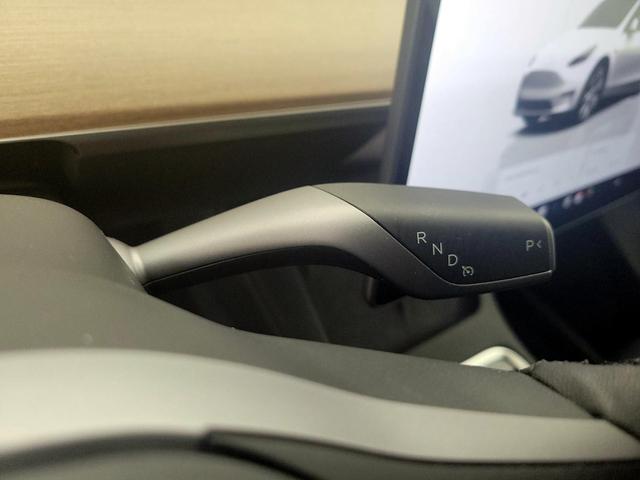 Photo of 2022 White Tesla Model Y