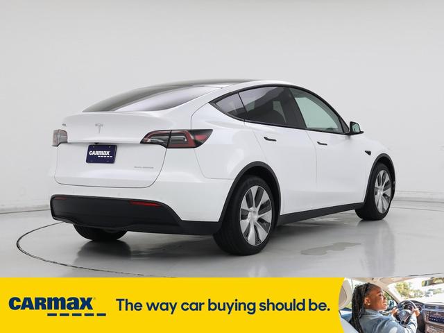 Photo of 2022 White Tesla Model Y