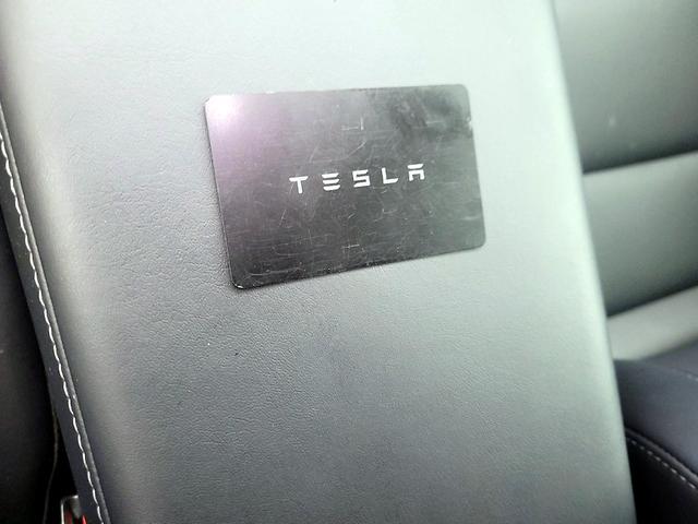 Photo of 2022 White Tesla Model Y