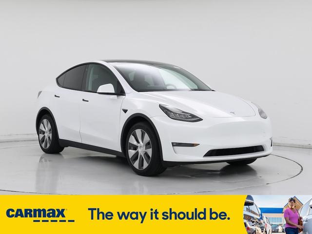 Photo of 2022 White Tesla Model Y