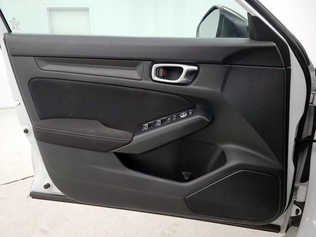 Photo of 2023 White Honda Civic