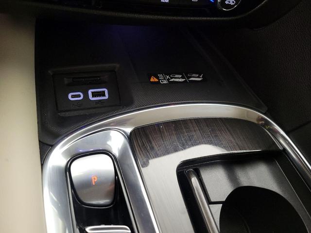 Photo of 2023 White Buick Enclave