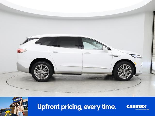 Photo of 2023 White Buick Enclave