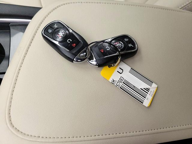 Photo of 2023 White Buick Enclave