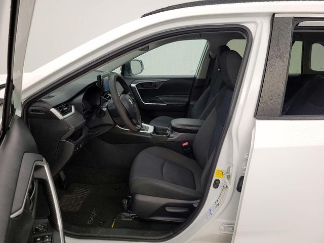 Photo of 2020 White Toyota RAV4