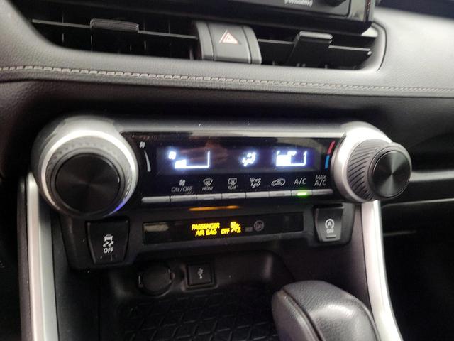 Photo of 2020 White Toyota RAV4