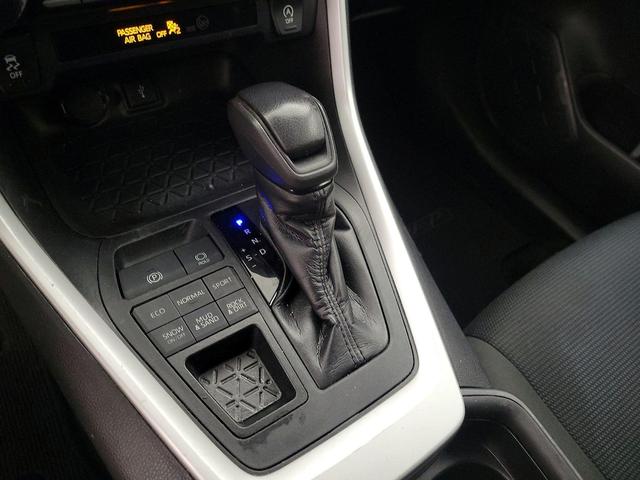 Photo of 2020 White Toyota RAV4
