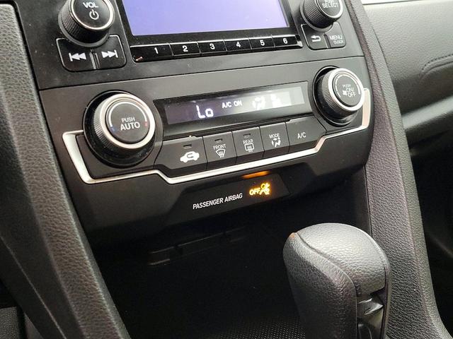 Photo of 2021 White Honda Civic