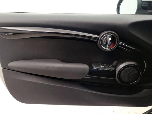 Photo of 2021 White MINI Hardtop