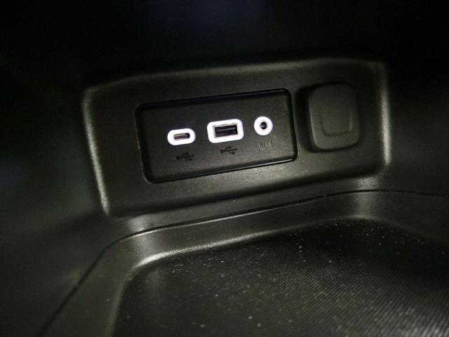 Photo of 2021 White Chevrolet Equinox