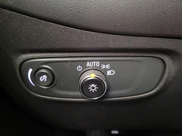 Photo of 2021 White Chevrolet Equinox