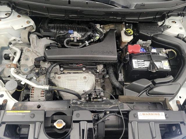 Photo of 2016 White Nissan Rogue