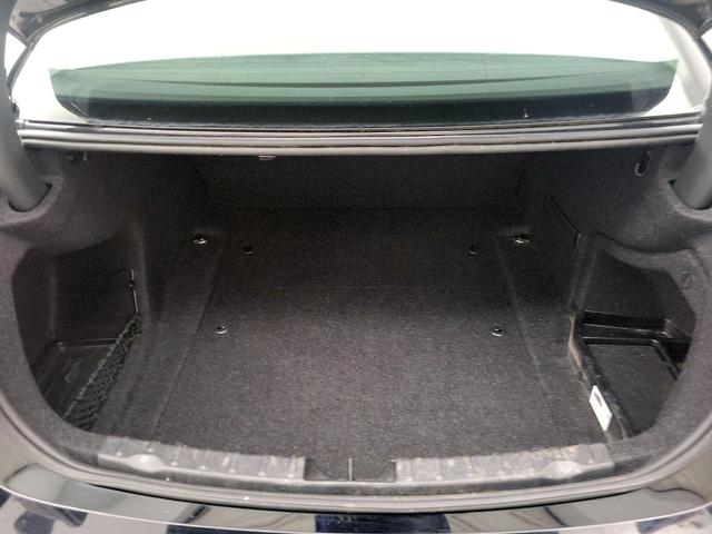 Photo of 2016 Black BMW 320
