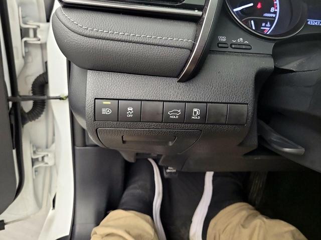 Photo of 2023 White Toyota Camry