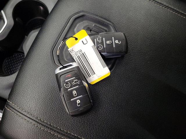 Photo of 2021 Gray RAM 1500