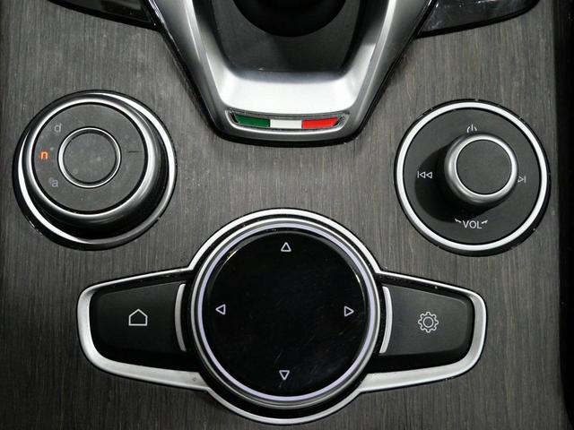 Photo of 2021 Silverstone Gray Metallic Alfa Romeo Giulia