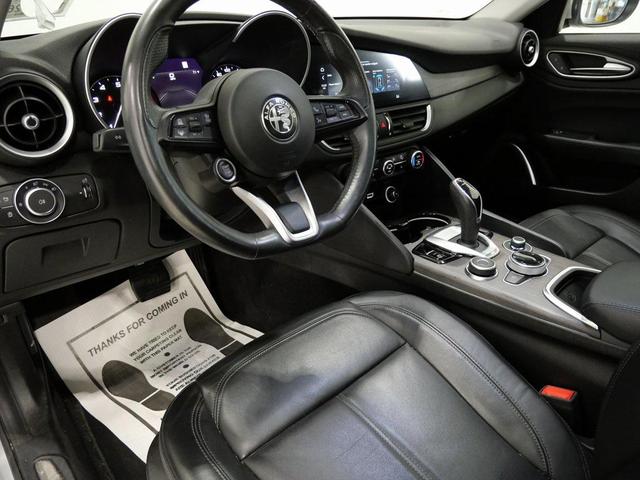 Photo of 2021 Silverstone Gray Metallic Alfa Romeo Giulia
