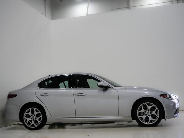 Photo of 2021 Silverstone Gray Metallic Alfa Romeo Giulia