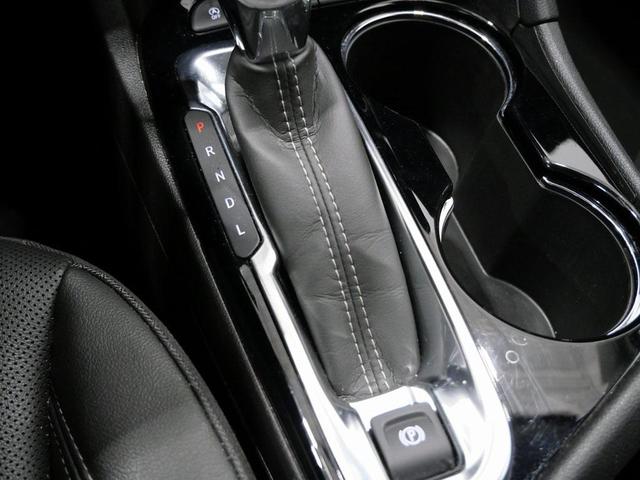 Photo of 2024 Summit White Buick Encore GX