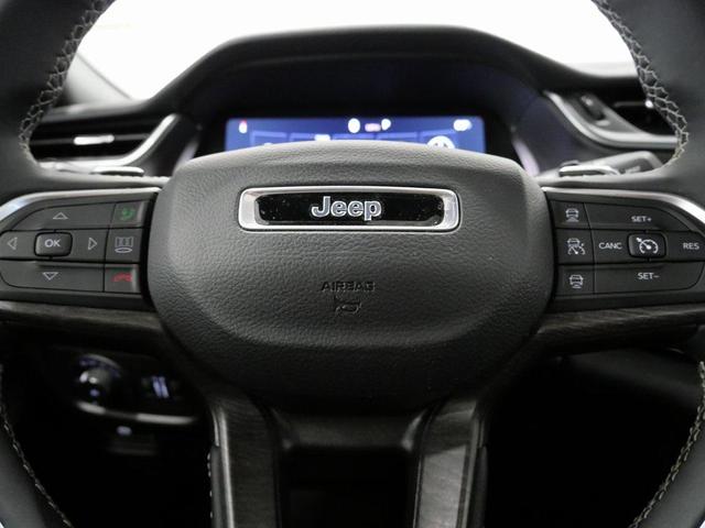 Photo of 2024 Bright White Clearcoat Jeep Grand Cherokee L