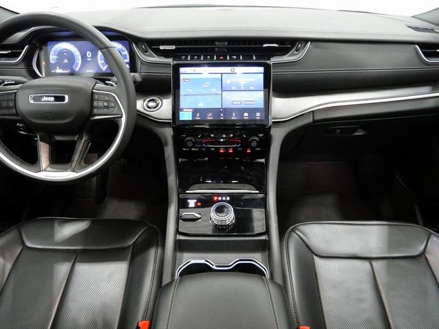 Photo of 2024 Bright White Clearcoat Jeep Grand Cherokee L
