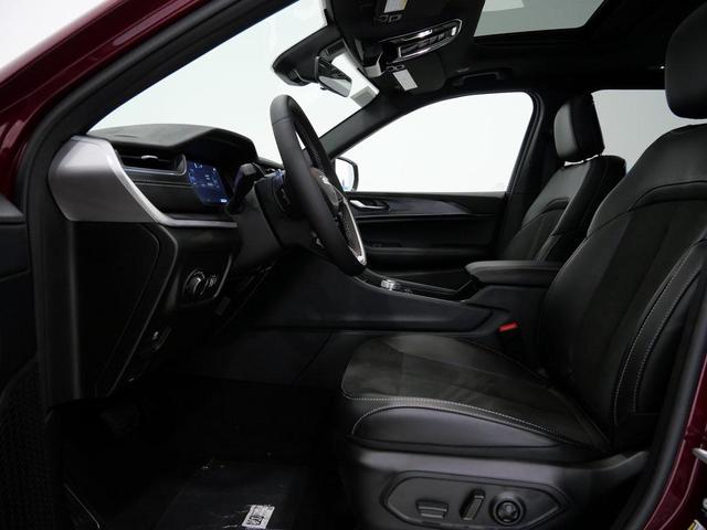 Photo of 2025 Velvet Red Pearlcoat Jeep Grand Cherokee L