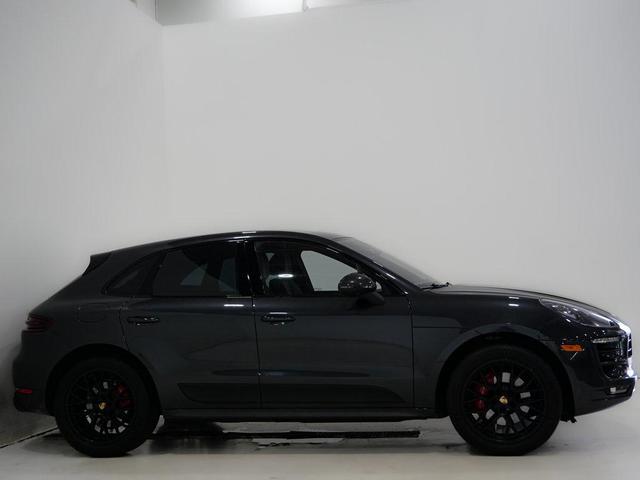 Photo of 2017 Volcano Grey Metallic Porsche Macan