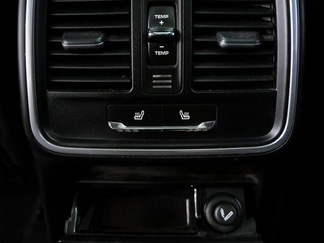 Photo of 2017 Volcano Grey Metallic Porsche Macan