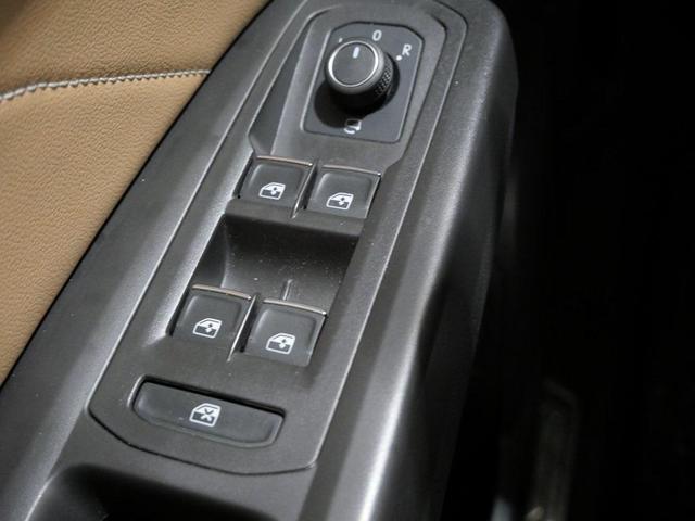 Photo of 2022 Oryx White Pearl Volkswagen Atlas Cross Sport