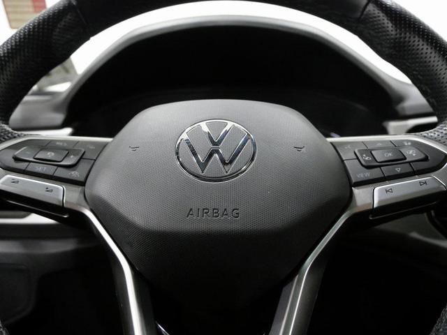 Photo of 2022 Oryx White Pearl Volkswagen Atlas Cross Sport