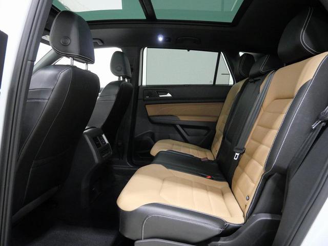 Photo of 2022 Oryx White Pearl Volkswagen Atlas Cross Sport