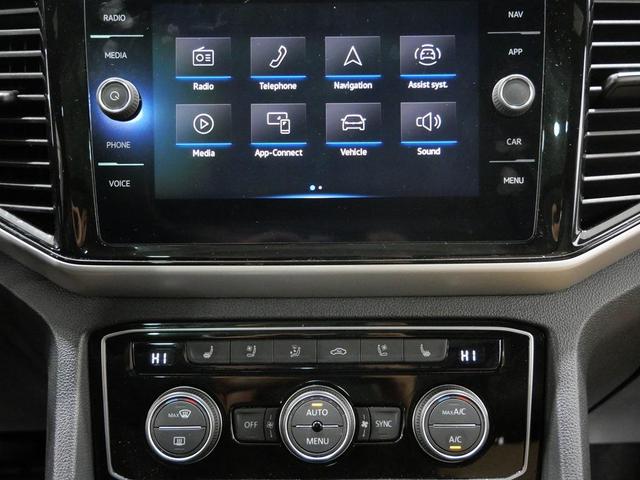 Photo of 2022 Oryx White Pearl Volkswagen Atlas Cross Sport