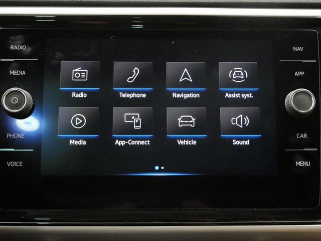 Photo of 2022 Oryx White Pearl Volkswagen Atlas Cross Sport
