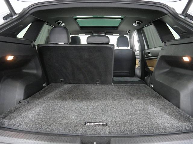 Photo of 2022 Oryx White Pearl Volkswagen Atlas Cross Sport