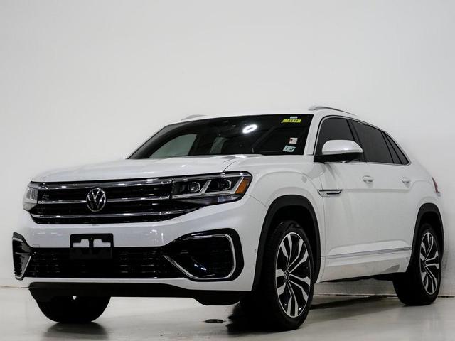 Photo of 2022 Oryx White Pearl Volkswagen Atlas Cross Sport