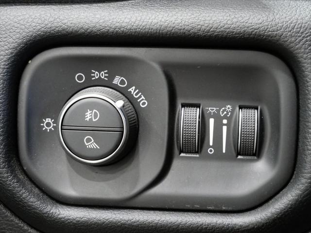 Photo of 2022 Bright White Clearcoat RAM 1500