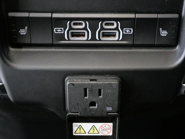 Photo of 2022 Bright White Clearcoat RAM 1500