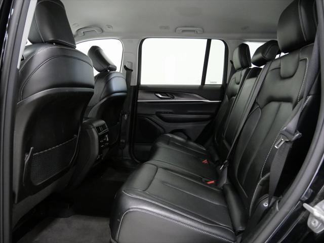 Photo of 2024 Diamond Black Crystal Pearlcoat Jeep Grand Cherokee