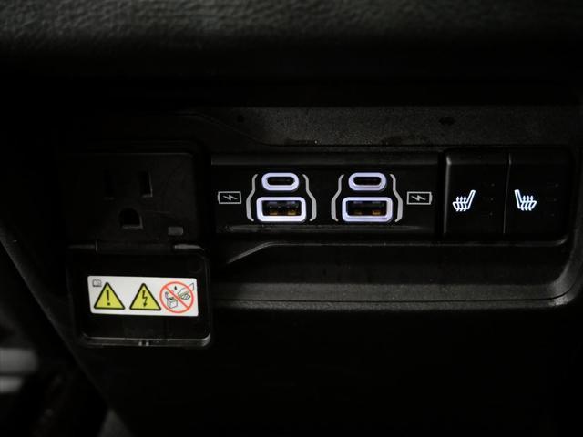 Photo of 2024 Diamond Black Crystal Pearlcoat Jeep Grand Cherokee