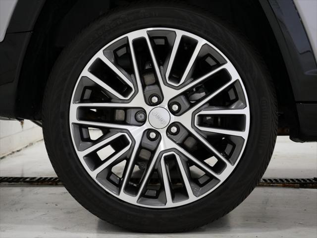 Photo of 2022 Billet Silver Metallic Clearcoat Jeep Compass