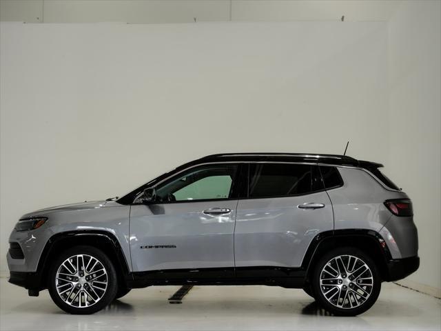 Photo of 2022 Billet Silver Metallic Clearcoat Jeep Compass