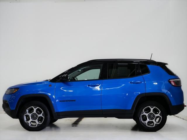 Photo of 2022 Laser Blue Pearlcoat Jeep Compass