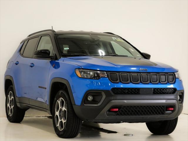 Photo of 2022 Laser Blue Pearlcoat Jeep Compass