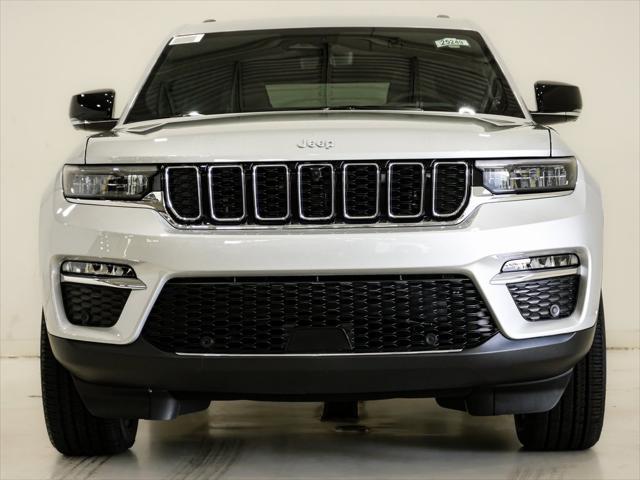 Photo of 2025 Silver Zynith Jeep Grand Cherokee