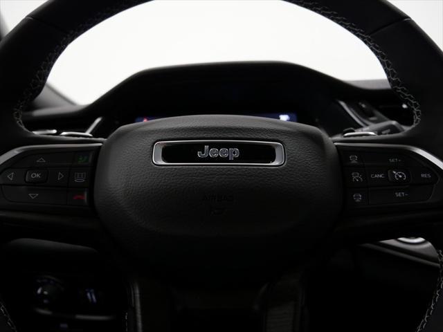 Photo of 2025 Silver Zynith Jeep Grand Cherokee
